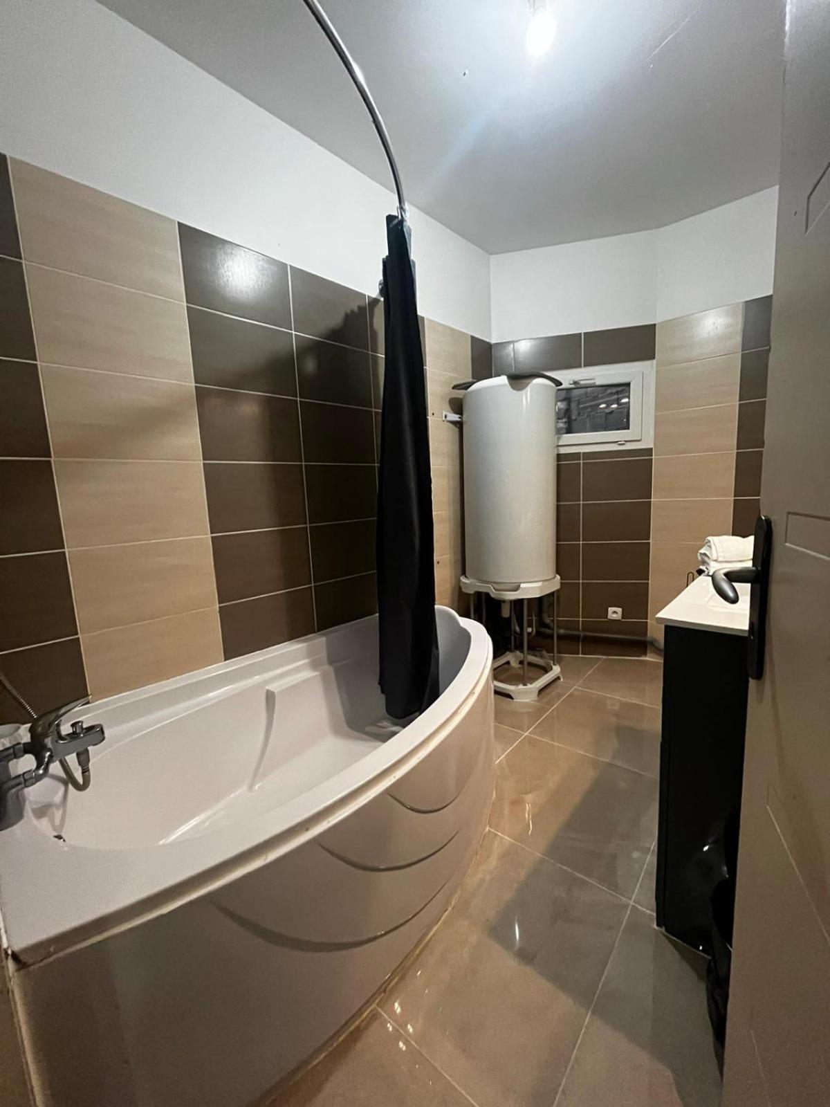 Appartement Des Carmes Nîmes Exterior foto
